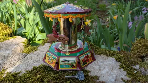 Carrousel mécanique en tôle lithographiée — Réédition Payá